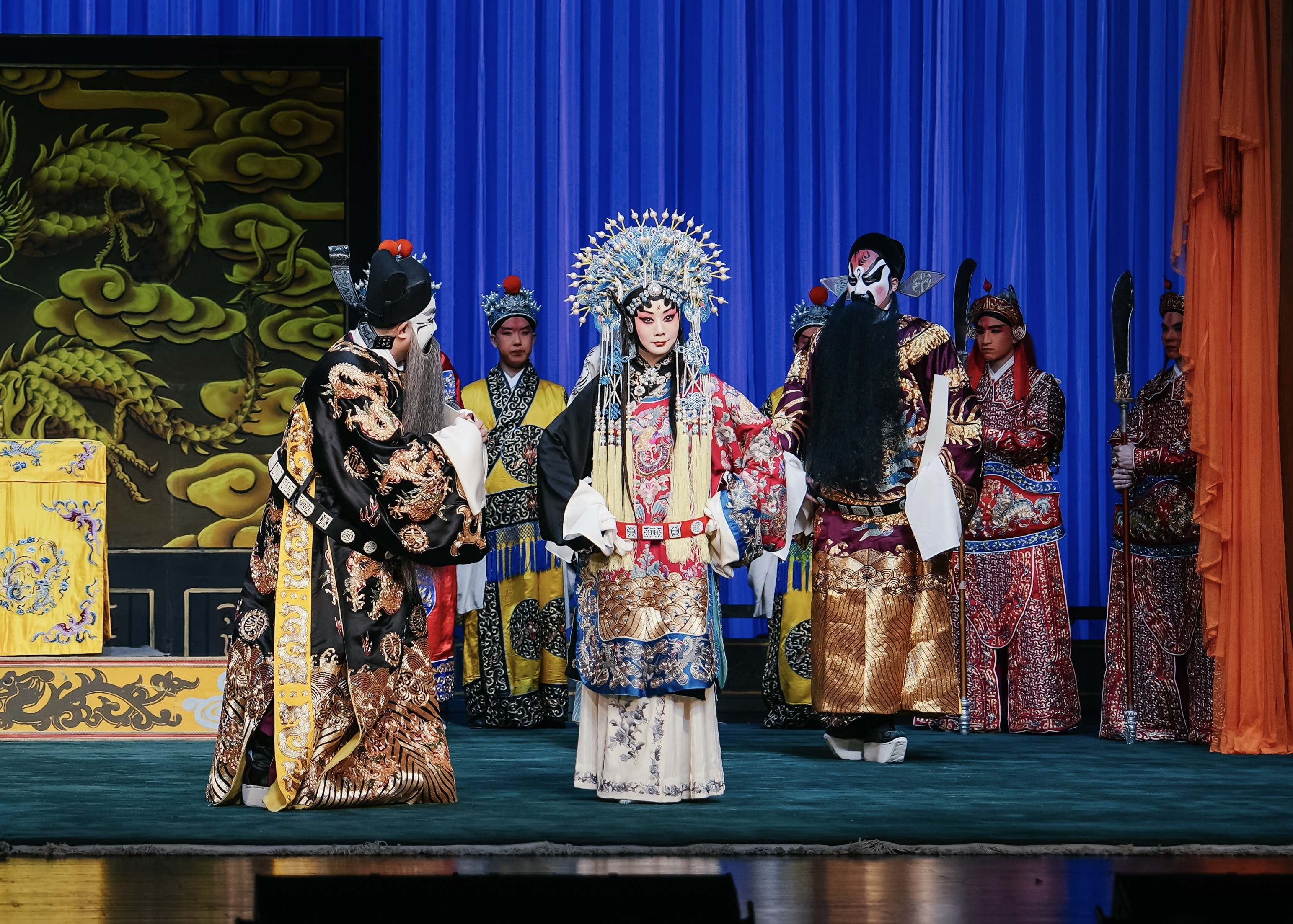 京剧舞台表演